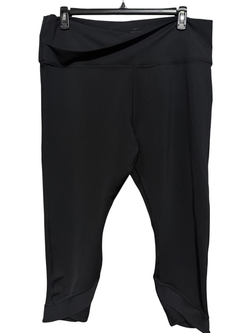 Nike Dri-FIT High-Waisted Cropped Leggings with Tulip Hem